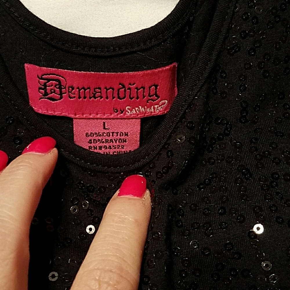 Shirt sequence - Picture 3 of 4